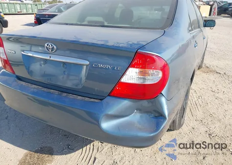 2004 Toyota Camry Le z USA, uszkodzony, nr VIN 4T1BE32K14U848988